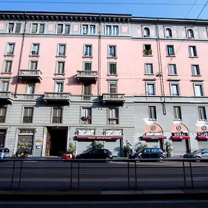 https://luxury-and-spacious-apartment.italymilanhotels.net