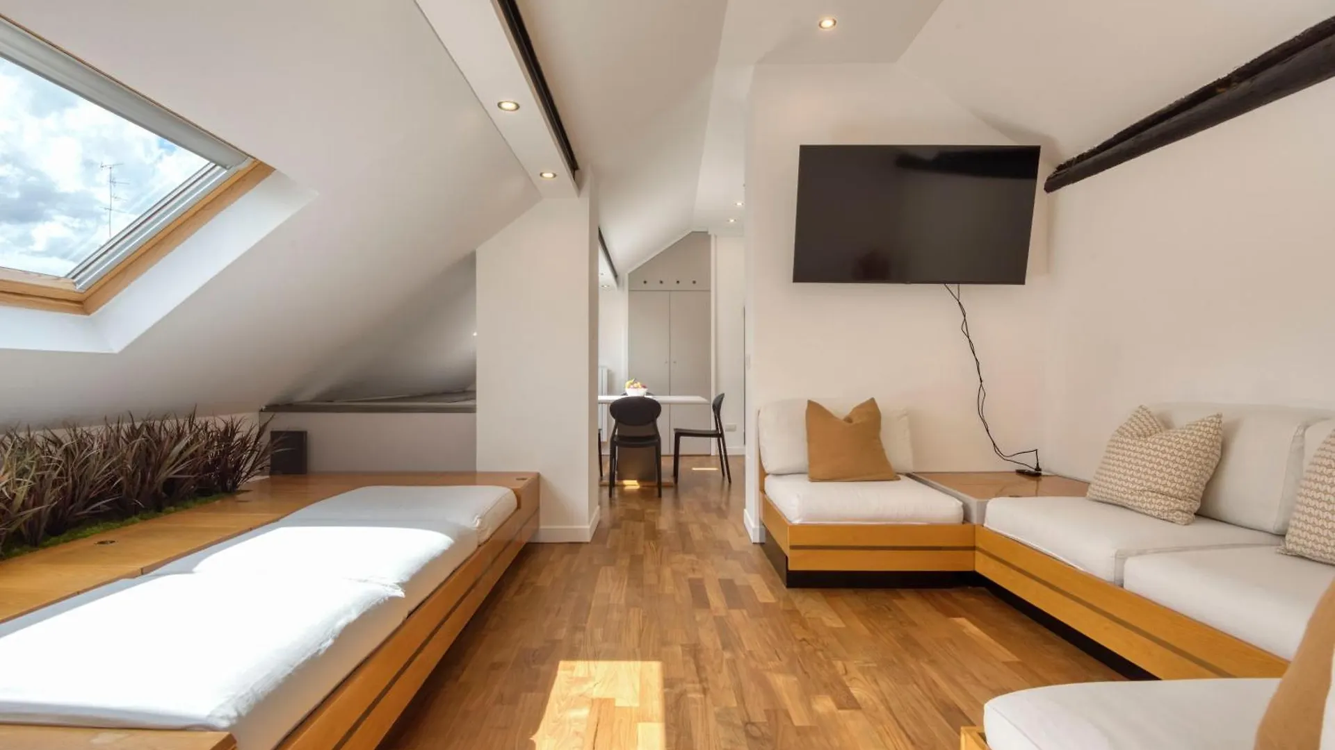 Milan Royal Suites -Montenapoleone- 0*,  Italy