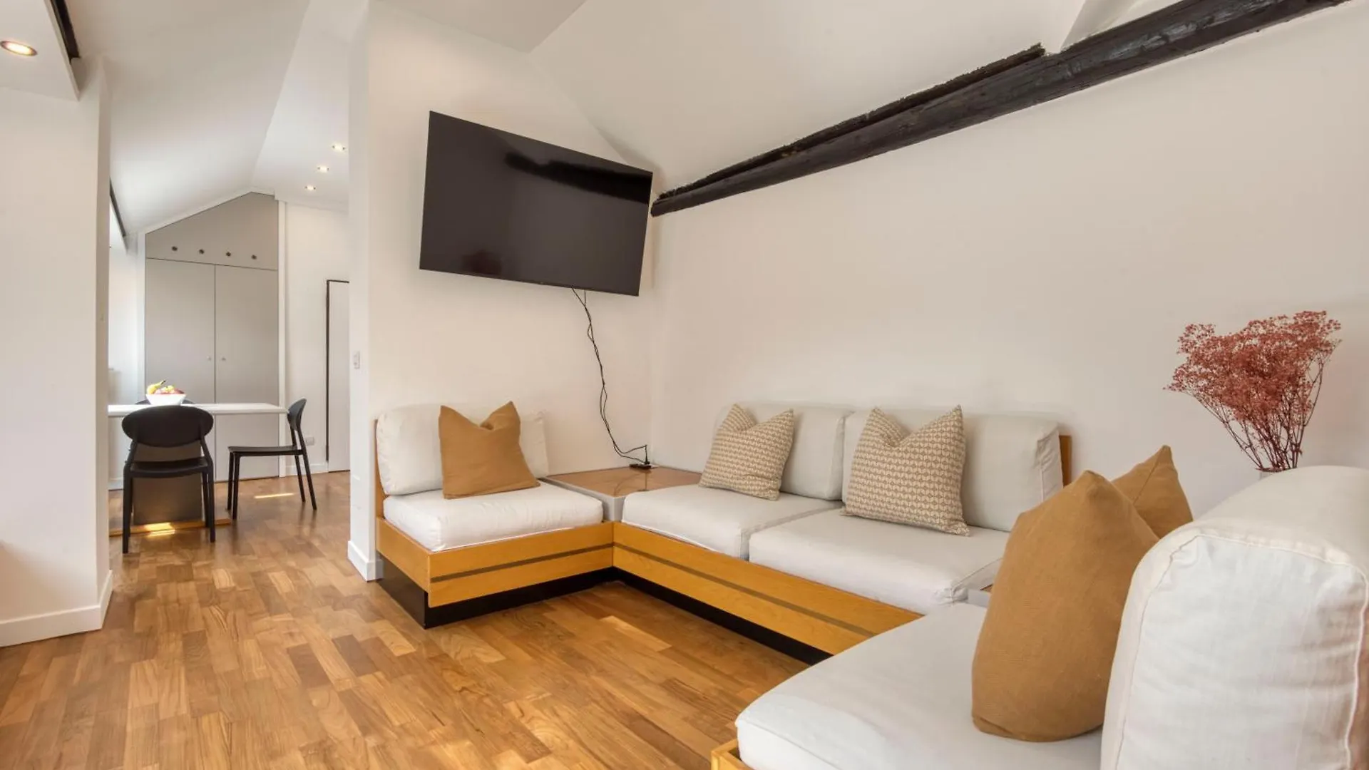 Milan Royal Suites -Montenapoleone-